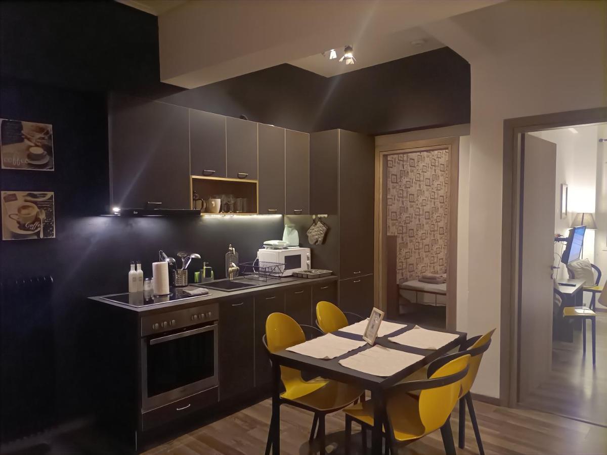 Kallimarmaro Cozy Apartment เอเธนส์ ภายนอก รูปภาพ